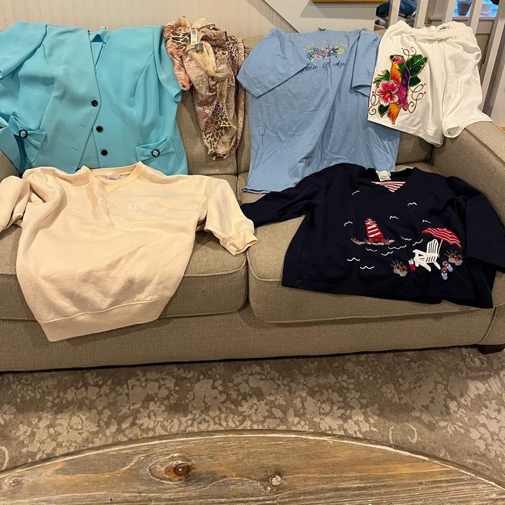 Women’s Navy Graphic Long-Sleeve Top size 20 and Lot of Designer Brand Clothes